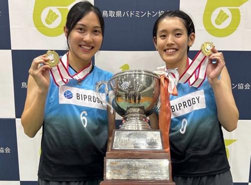 Rin Iwanaga/Kie Nakanishi