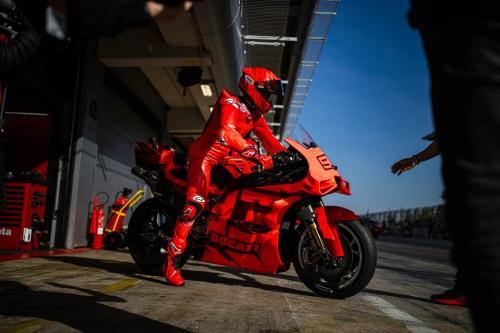 Marc Marquez bersiap mengikuti Tes Pascamusim MotoGP Barcelona 2024 (Foto: Ducati Corse)