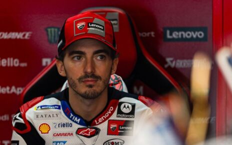 Ini Alasan Francesco Bagnaia Ogah Pakai Alat Komunikasi Radio MotoGP : Heartdesign Sports