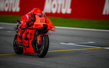 Jajal Motor Baru, Marc Marquez Bicara Perbedaan Desmosedici GP25 dengan Edisi 2023 : Heartdesign Sports