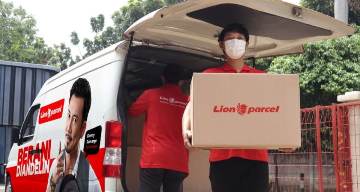 Berapa tarif ongkir paket di semua ekspedisi Indonesia? Cek di sini