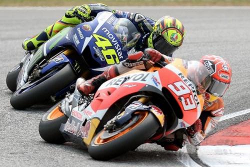 Marc Marquez vs Valentino Rossi 2015