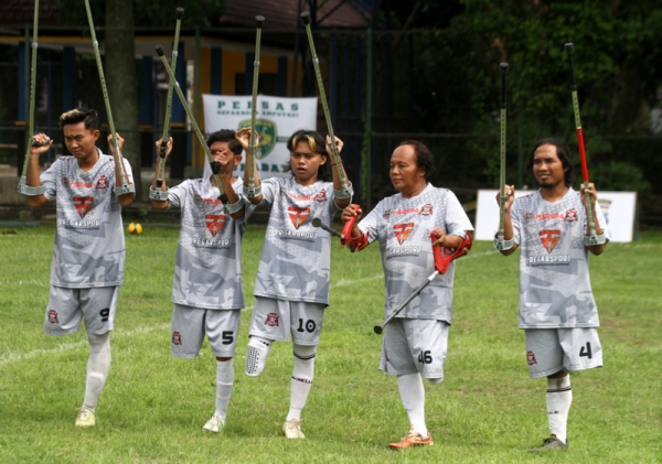 Kompetisi Sepak Bola Amputasi Piala Menpora 0 : Foto Heartdesign Foto