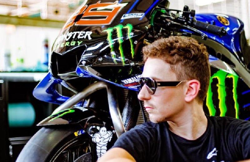 Kisah Haru Jorge Lorenzo, Legenda MotoGP yang Nekat Balapan saat Cedera Tulang Patah di MotoGP 2013 : Heartdesign Sports