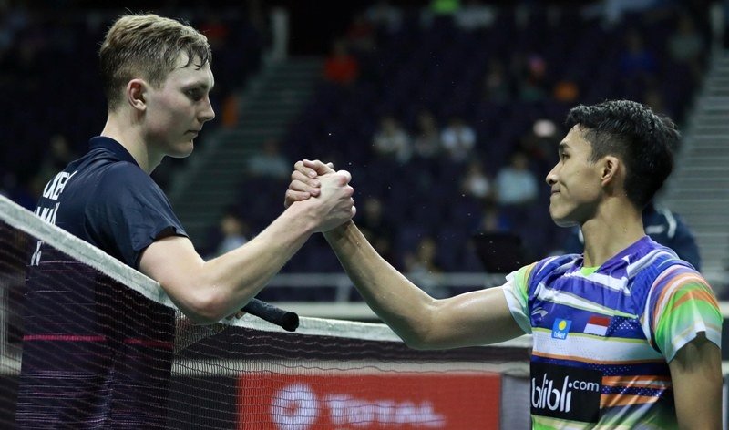 Kisah Penantian Jonatan Christie Selama 4 Tahun, Sukses Gusur Ranking BWF Viktor Axelsen dari 3 Besar Dunia : Heartdesign Sports